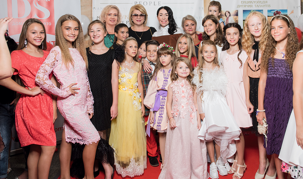 МАРИНА КИНАХ