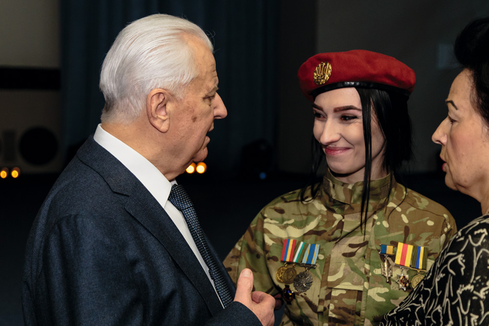 ХОЛДИНГ  “АТЛАНТ” 