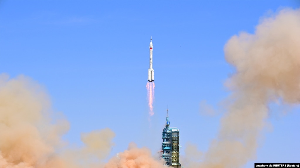 Китай повідомив про успішний запуск ракети з модулем до космічної станції