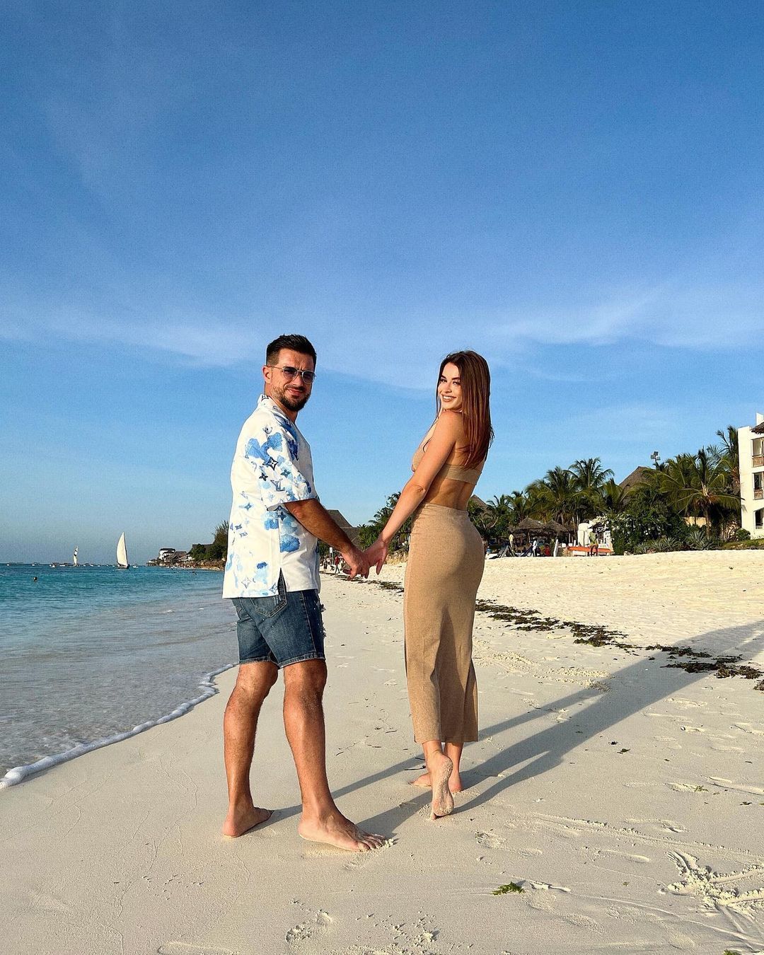 6b9eb32fd2d6321b890eec2a30409919