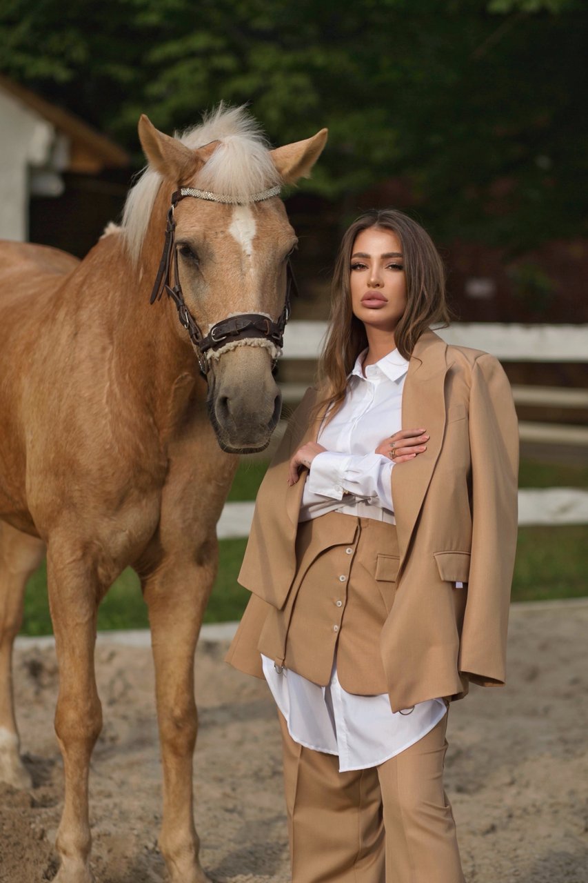 Алеся Брант - дівчина, бізнесвумен, українка 