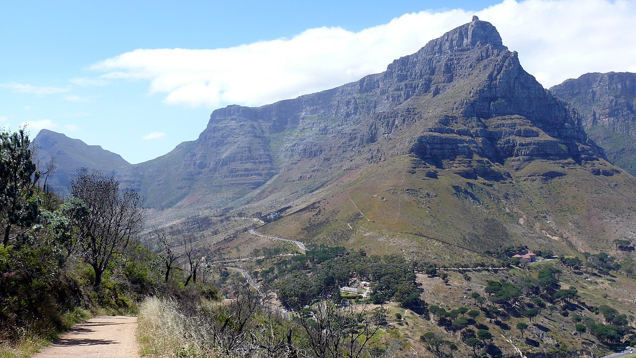 p1000280_table_mountain_from_slopes_of_lions_head