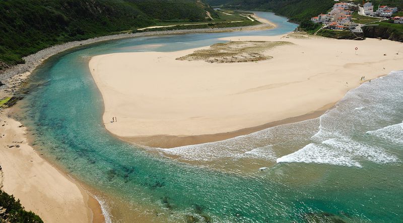 portugal-algarve-odeceixe-beach-view-from-top